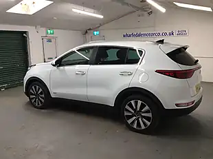 Used 2017 Kia Sportage KX-3 White - Interior and Exterior details 6