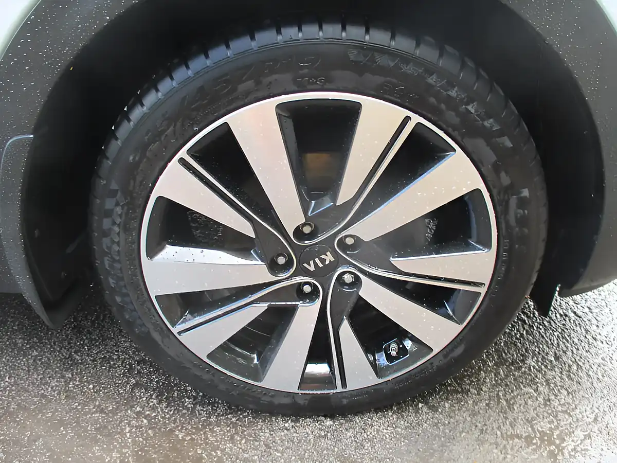 Used 2017 Kia Sportage KX-4 White - Interior and Exterior details 11