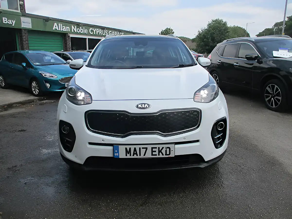 Used 2017 Kia Sportage KX-4 White - Interior and Exterior details 2
