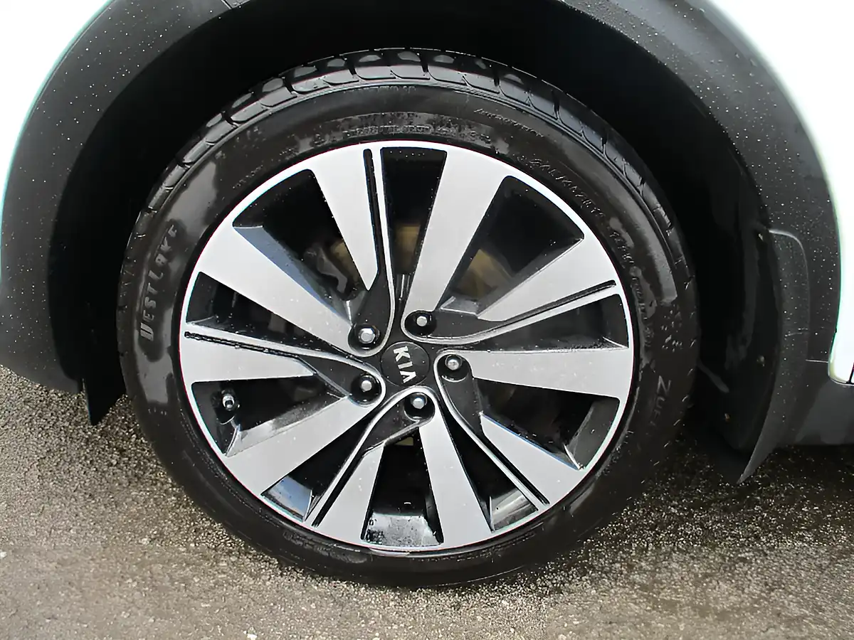 Used 2017 Kia Sportage KX-4 White - Interior and Exterior details 9