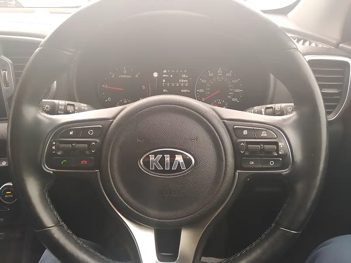 Used 2017 Kia Sportage KX-4 White - Interior and Exterior details 14