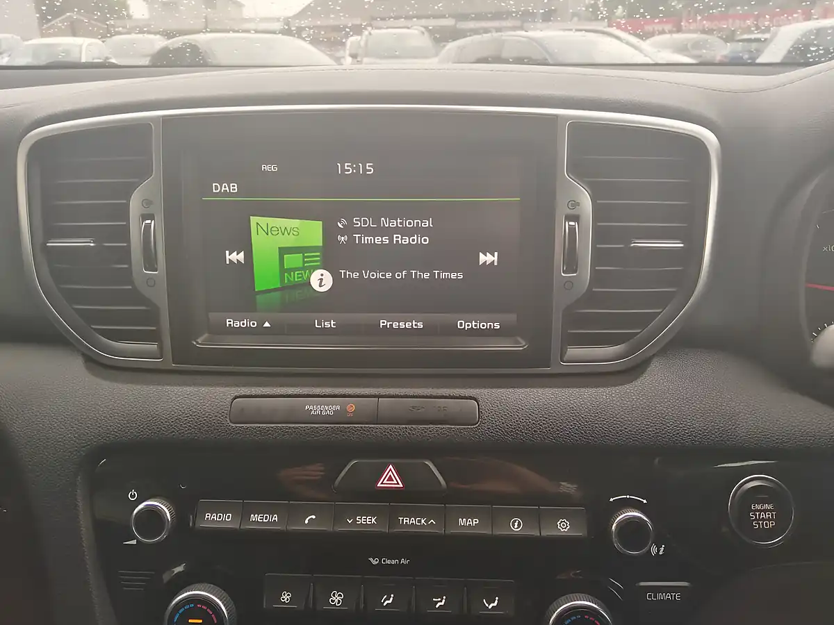 Used 2017 Kia Sportage KX-4 White - Interior and Exterior details 15