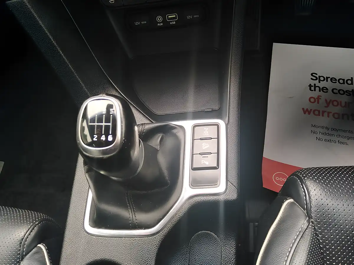 Used 2017 Kia Sportage KX-4 White - Interior and Exterior details 17