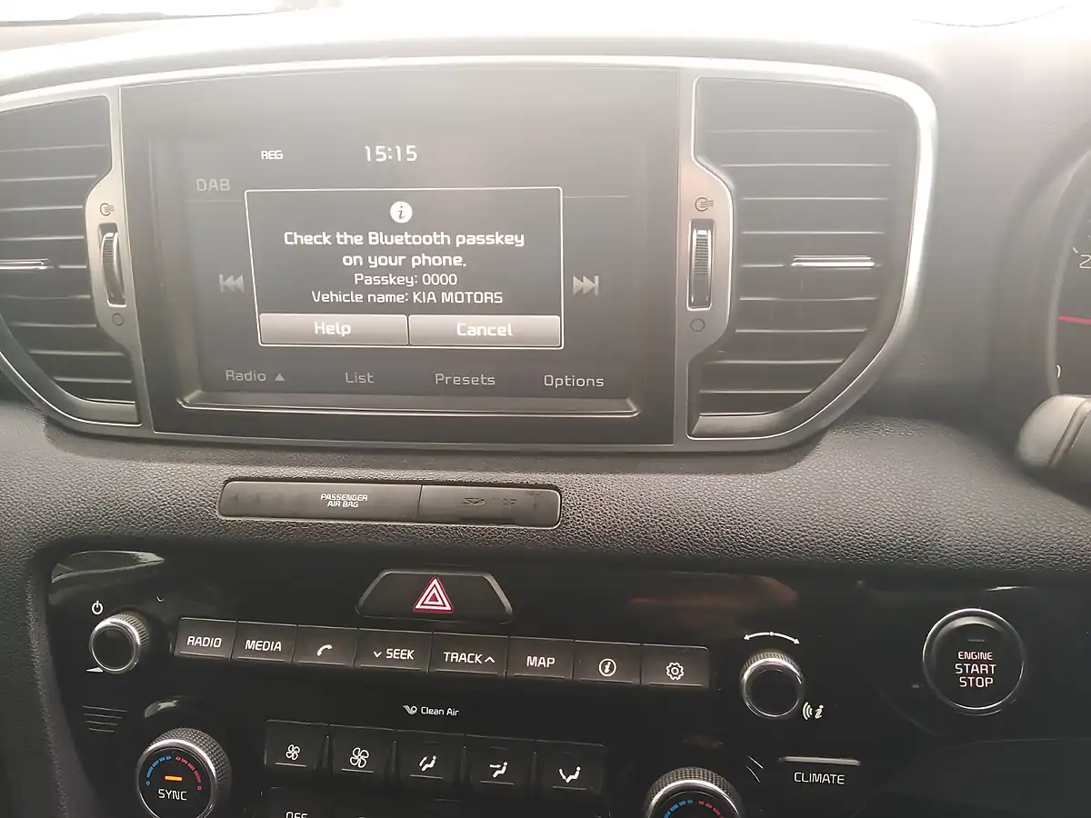 Used 2017 Kia Sportage KX-4 White - Interior and Exterior details 18