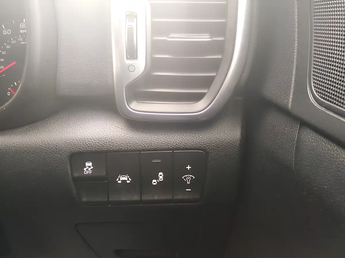 Used 2017 Kia Sportage KX-4 White - Interior and Exterior details 20