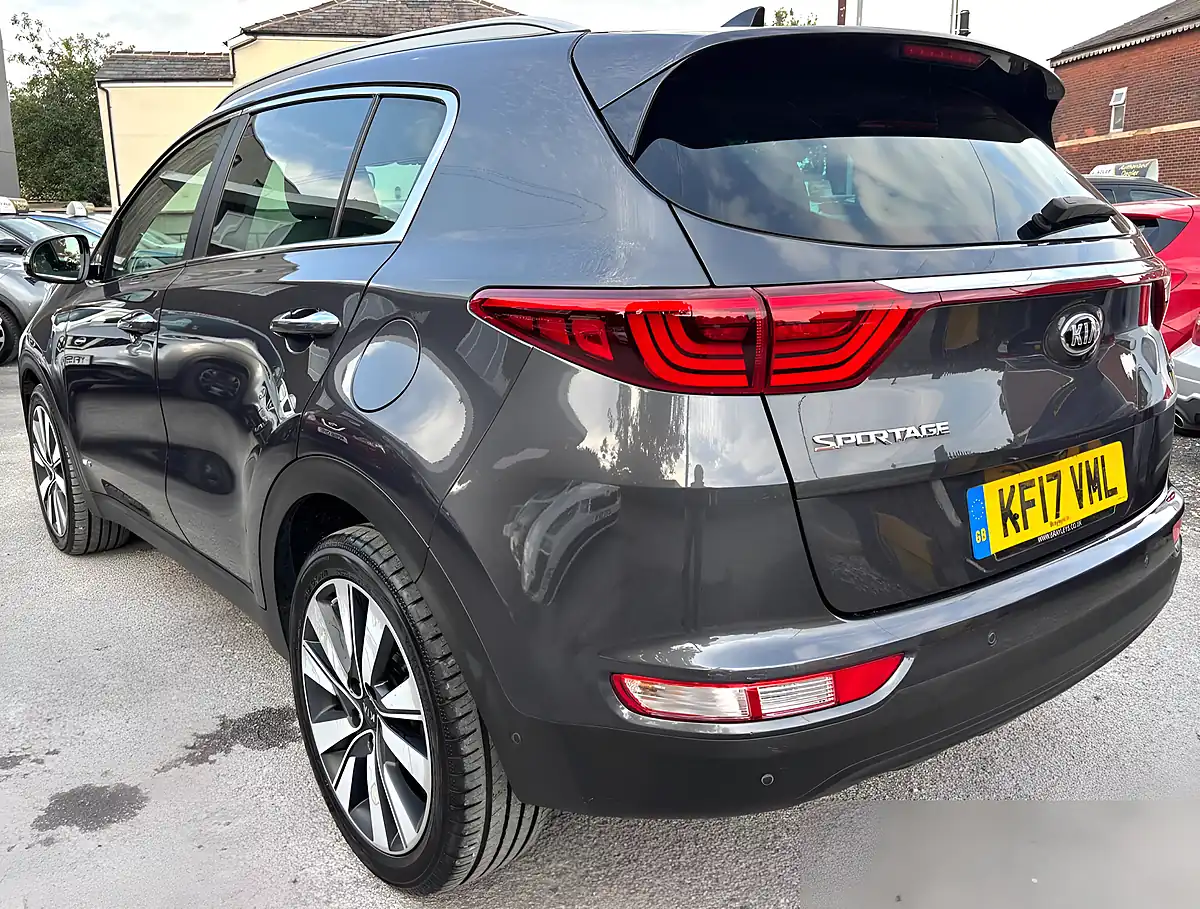 Used 2017 Kia Sportage KX-5 Silver - Interior and Exterior details 9