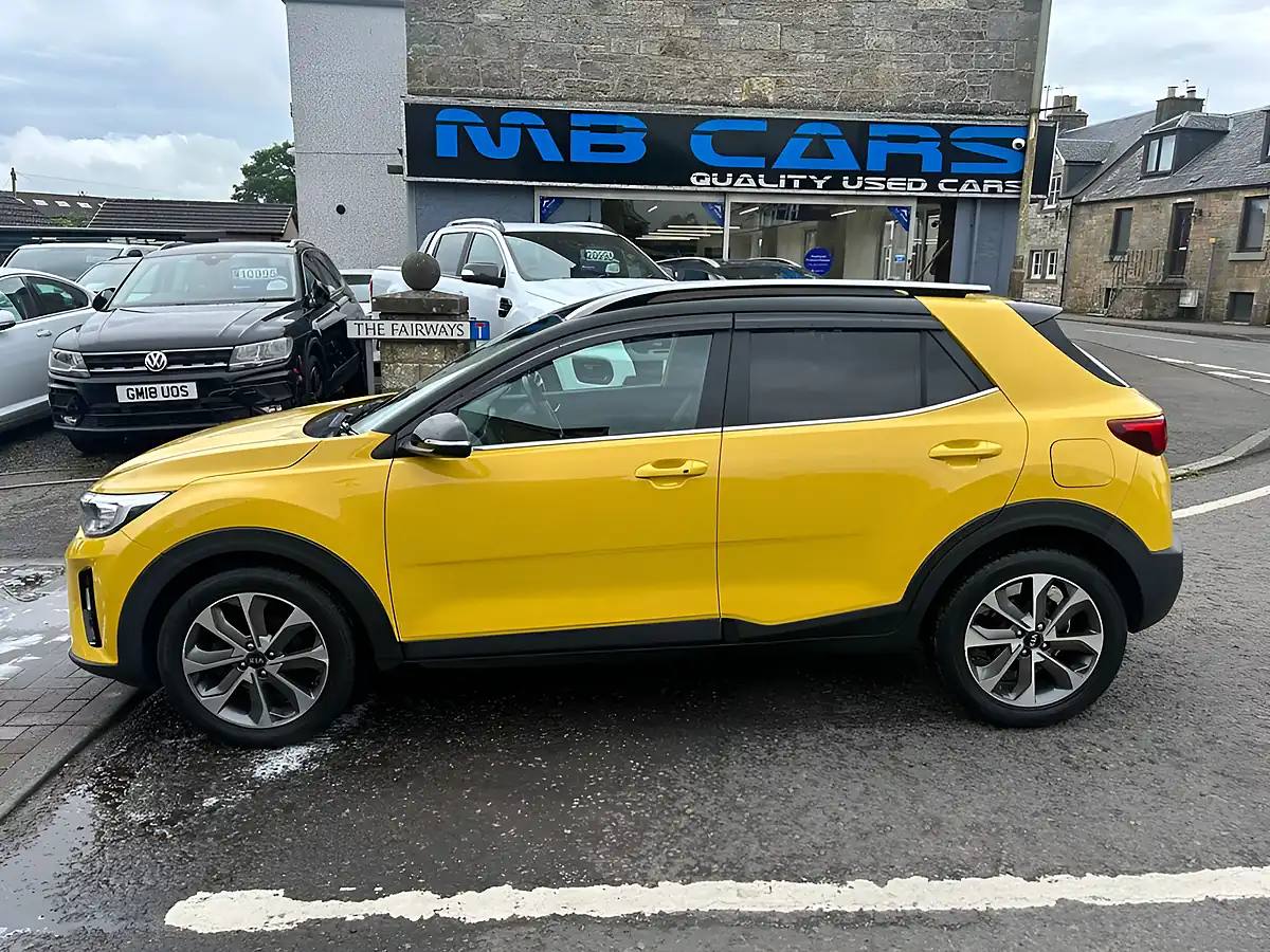 Used 2017 Kia Stonic First Edition Yellow - Front View