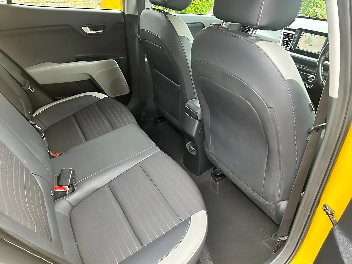 Used 2017 Kia Stonic First Edition Yellow - Interior and Exterior details 15