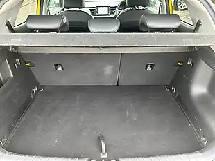 Used 2017 Kia Stonic First Edition Yellow - Interior and Exterior details 18