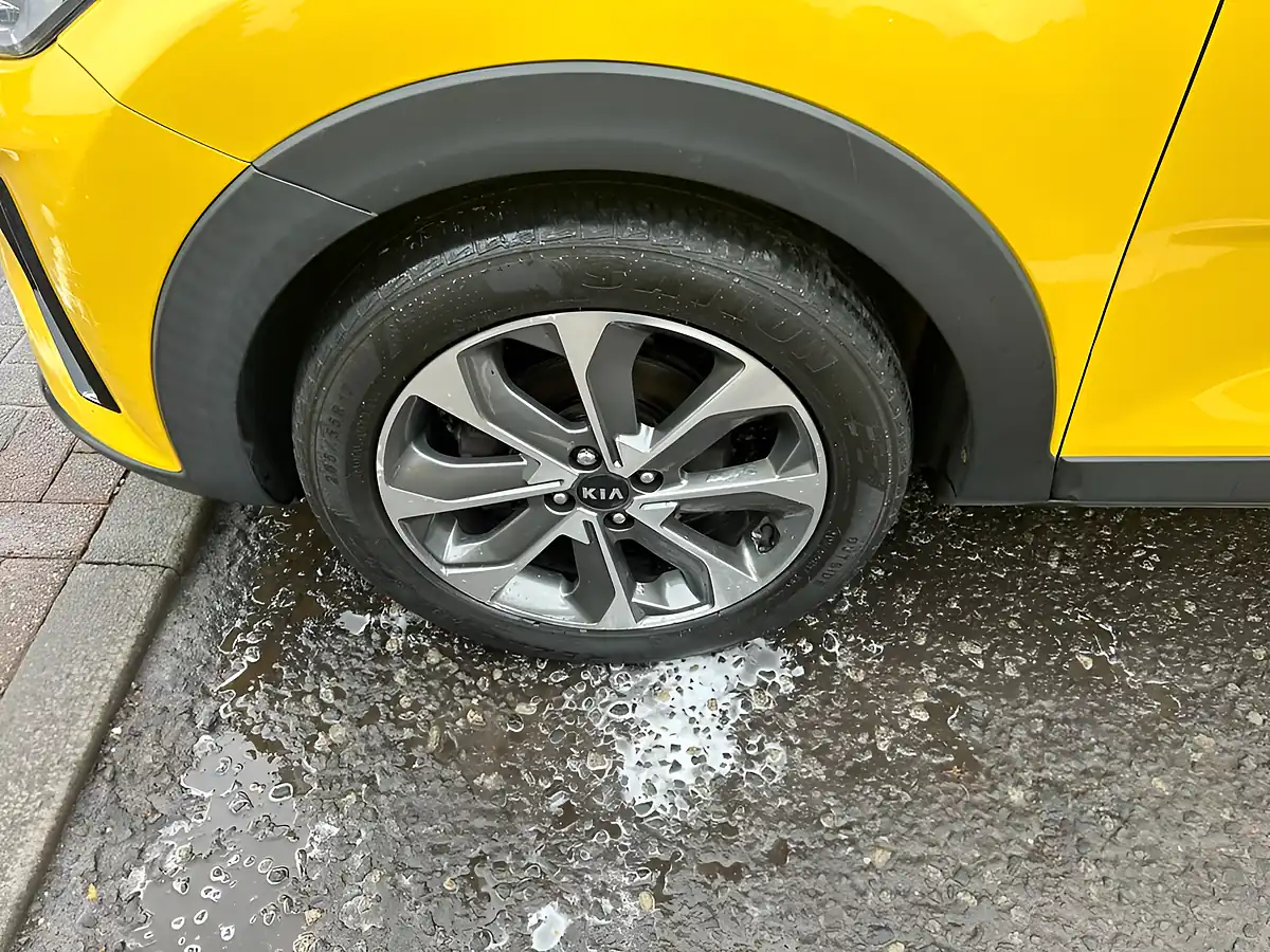 Used 2017 Kia Stonic First Edition Yellow - Interior and Exterior details 20