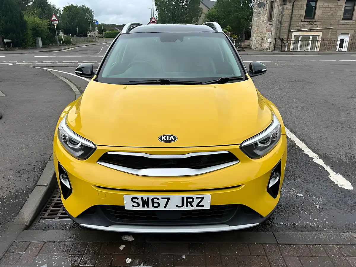 Used 2017 Kia Stonic First Edition Yellow - Interior and Exterior details 6