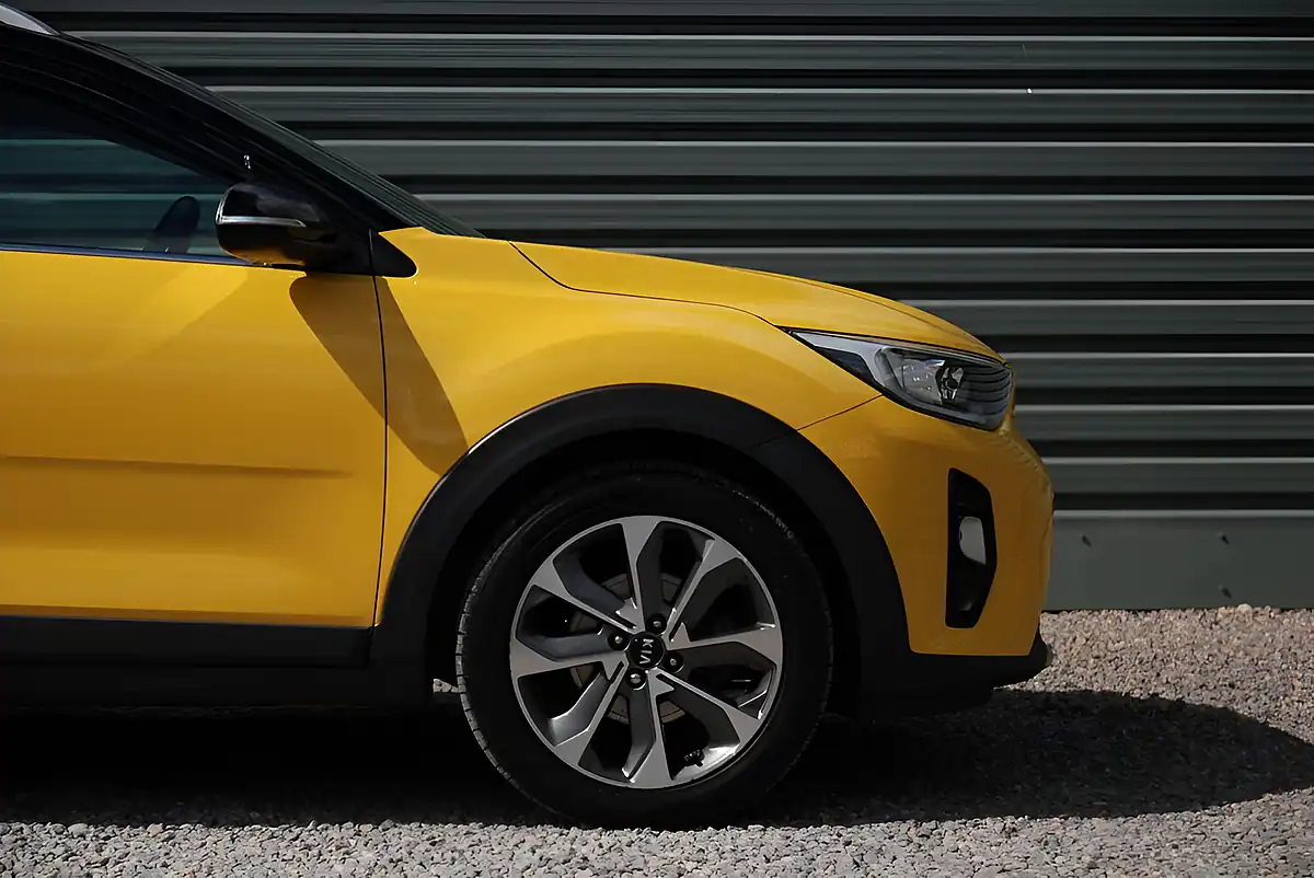 Used 2017 Kia Stonic First Edition Yellow - Interior and Exterior details 16
