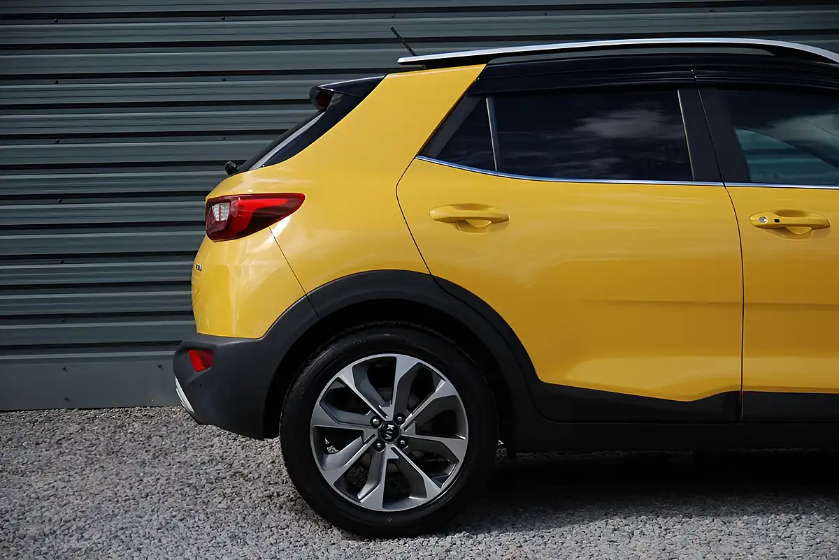 Used 2017 Kia Stonic First Edition Yellow - Interior and Exterior details 17