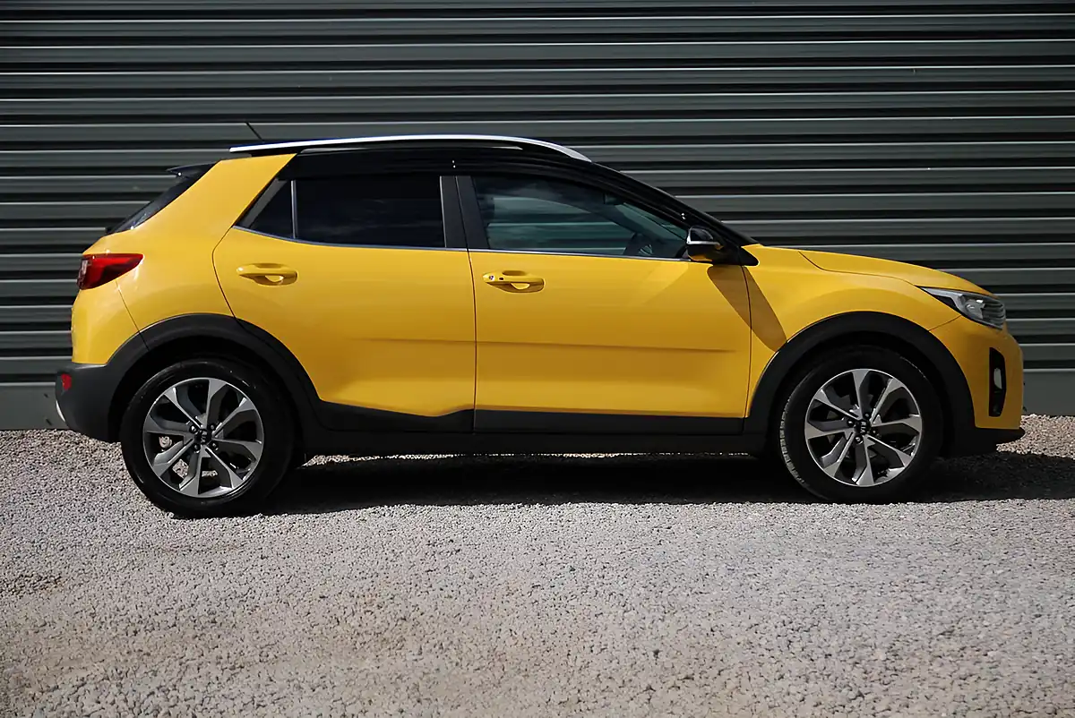 Used 2017 Kia Stonic First Edition Yellow - Interior and Exterior details 5