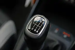 Used 2017 Kia Stonic First Edition Yellow - Interior and Exterior details 6