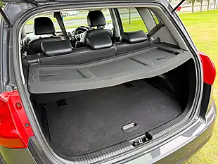 Used 2017 Kia Venga 3 Silver - Interior and Exterior details 12