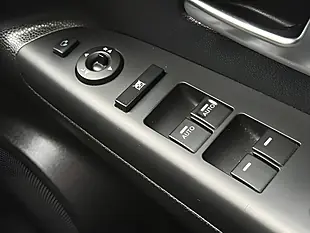 Used 2017 Kia Venga 3 Silver - Interior and Exterior details 18