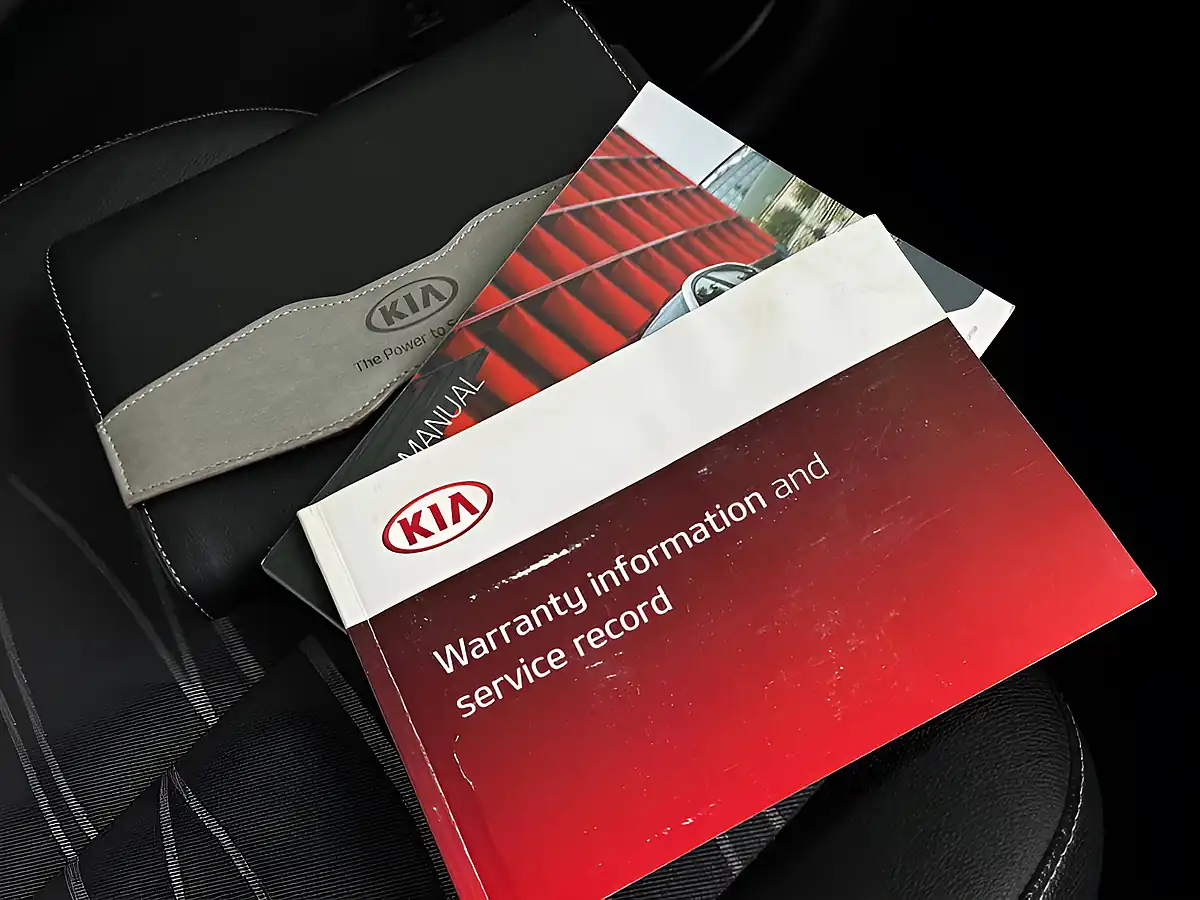 Used 2017 Kia Venga 3 Silver - Interior and Exterior details 19