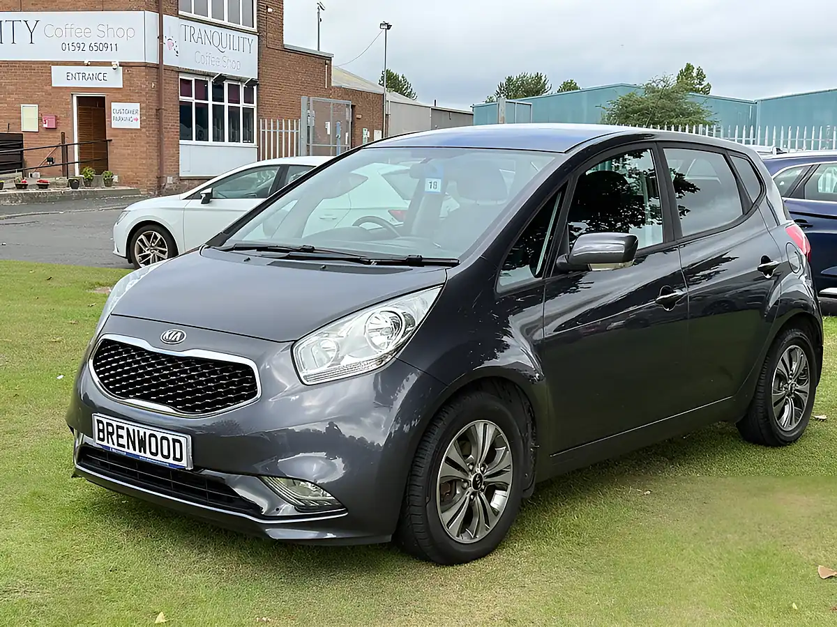 Used 2017 Kia Venga 3 Silver - Interior and Exterior details 3