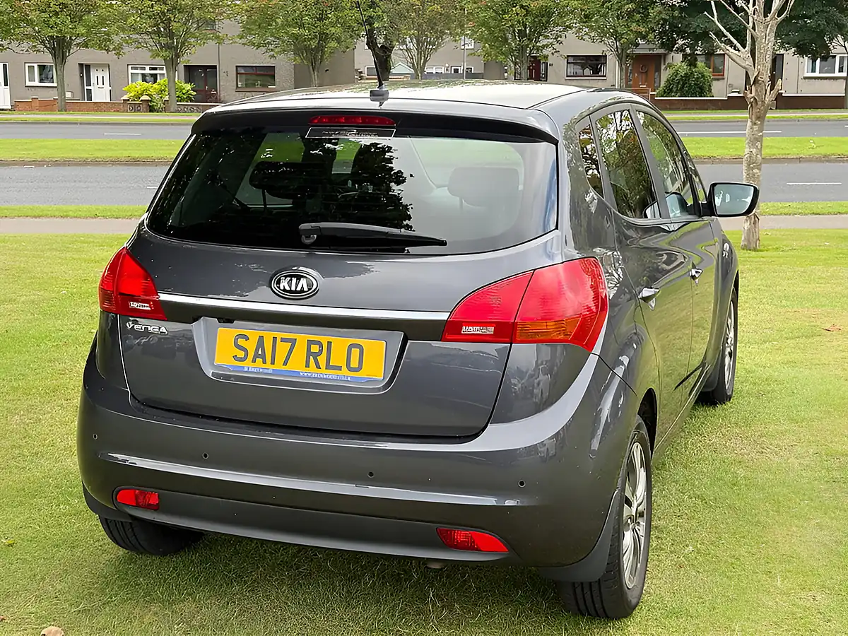 Used 2017 Kia Venga 3 Silver - Interior and Exterior details 5