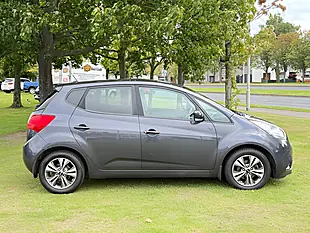 Used 2017 Kia Venga 3 Silver - Interior and Exterior details 6