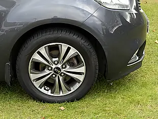 Used 2017 Kia Venga 3 Silver - Interior and Exterior details 7