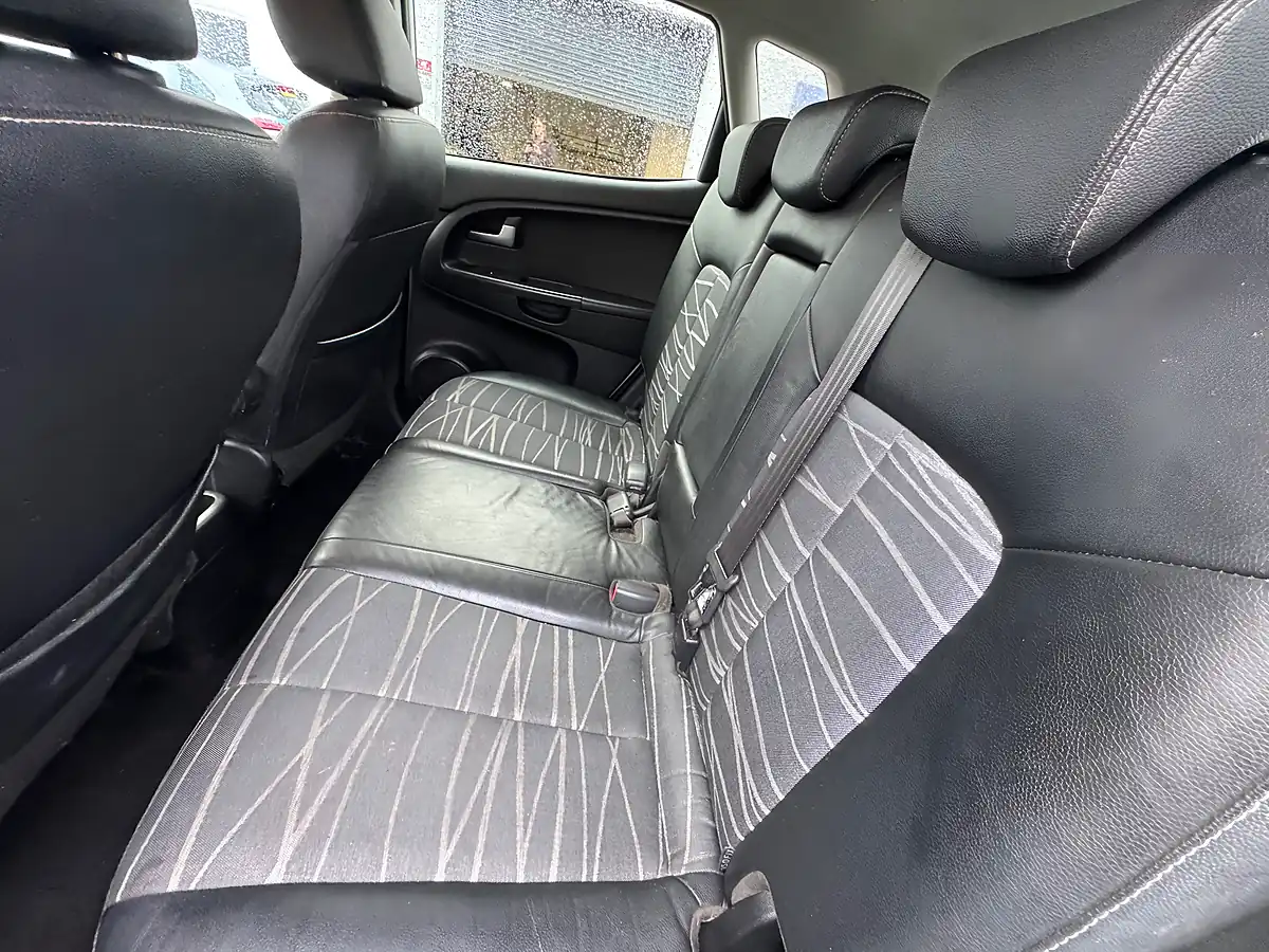 Used 2017 Kia Venga 3 White - Interior and Exterior details 7