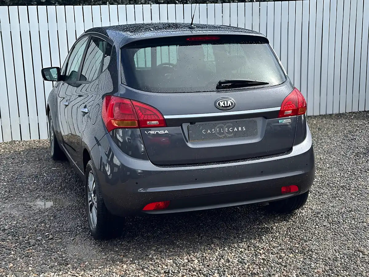 Used 2017 Kia Venga 4 Grey - Interior and Exterior details 4
