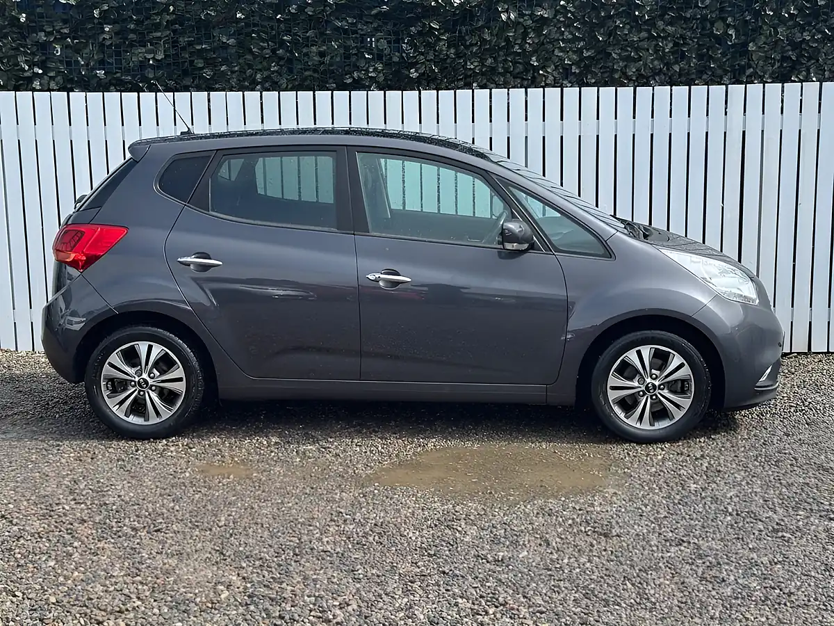 Used 2017 Kia Venga 4 Grey - Interior and Exterior details 7