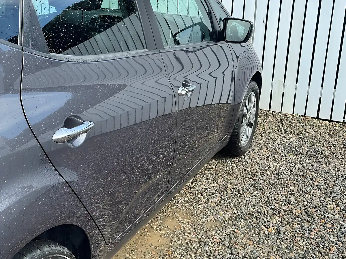 Used 2017 Kia Venga 4 Grey - Interior and Exterior details 9