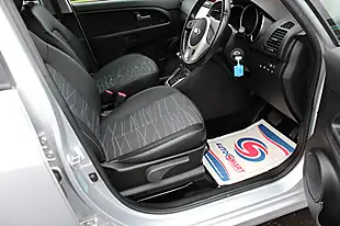 Used 2017 Kia Venga Silver - Interior and Exterior details 12
