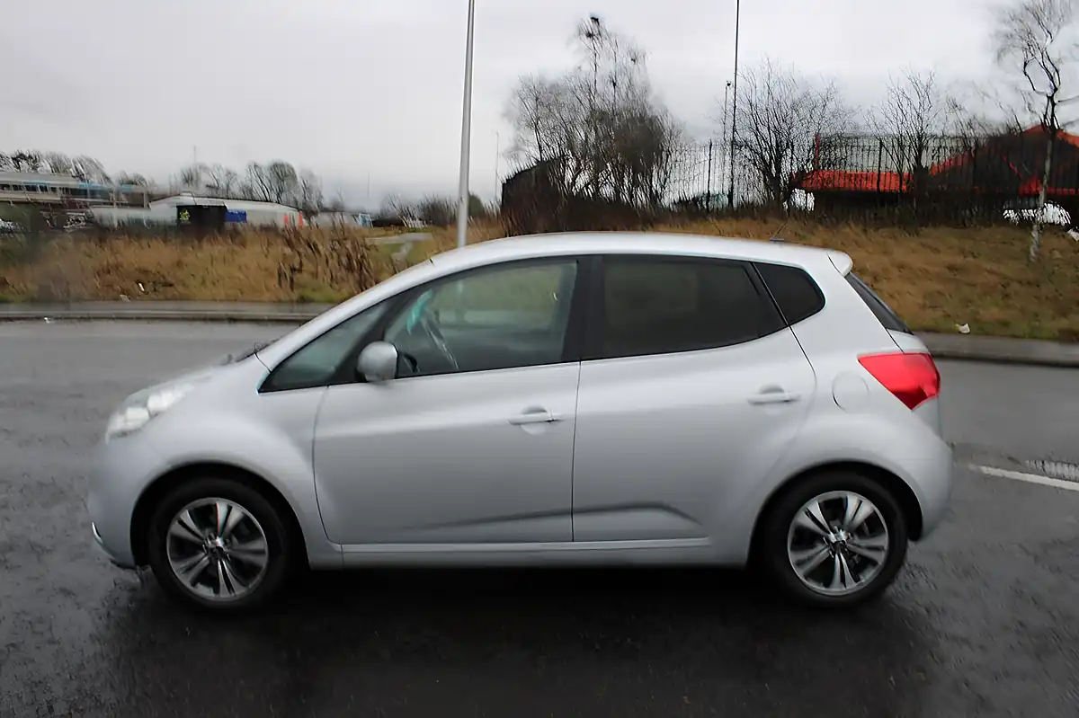 Used 2017 Kia Venga Silver - Interior and Exterior details 2