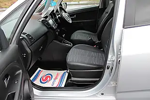 Used 2017 Kia Venga Silver - Interior and Exterior details 6