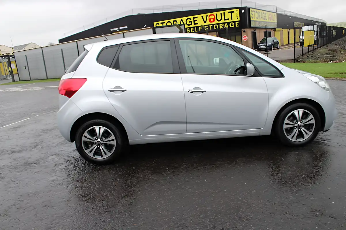 Used 2017 Kia Venga Silver - Interior and Exterior details 8