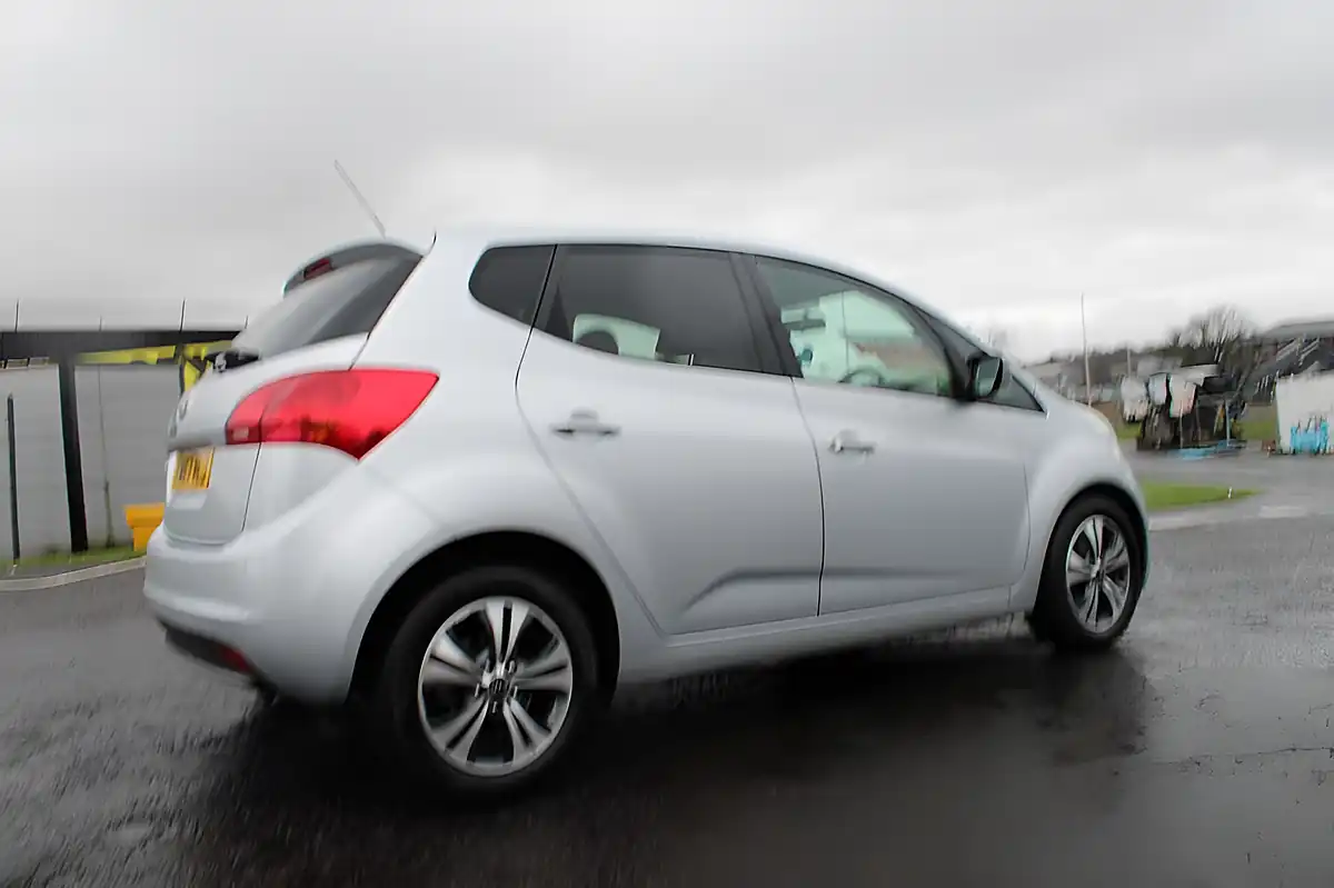 Used 2017 Kia Venga Silver - Interior and Exterior details 9