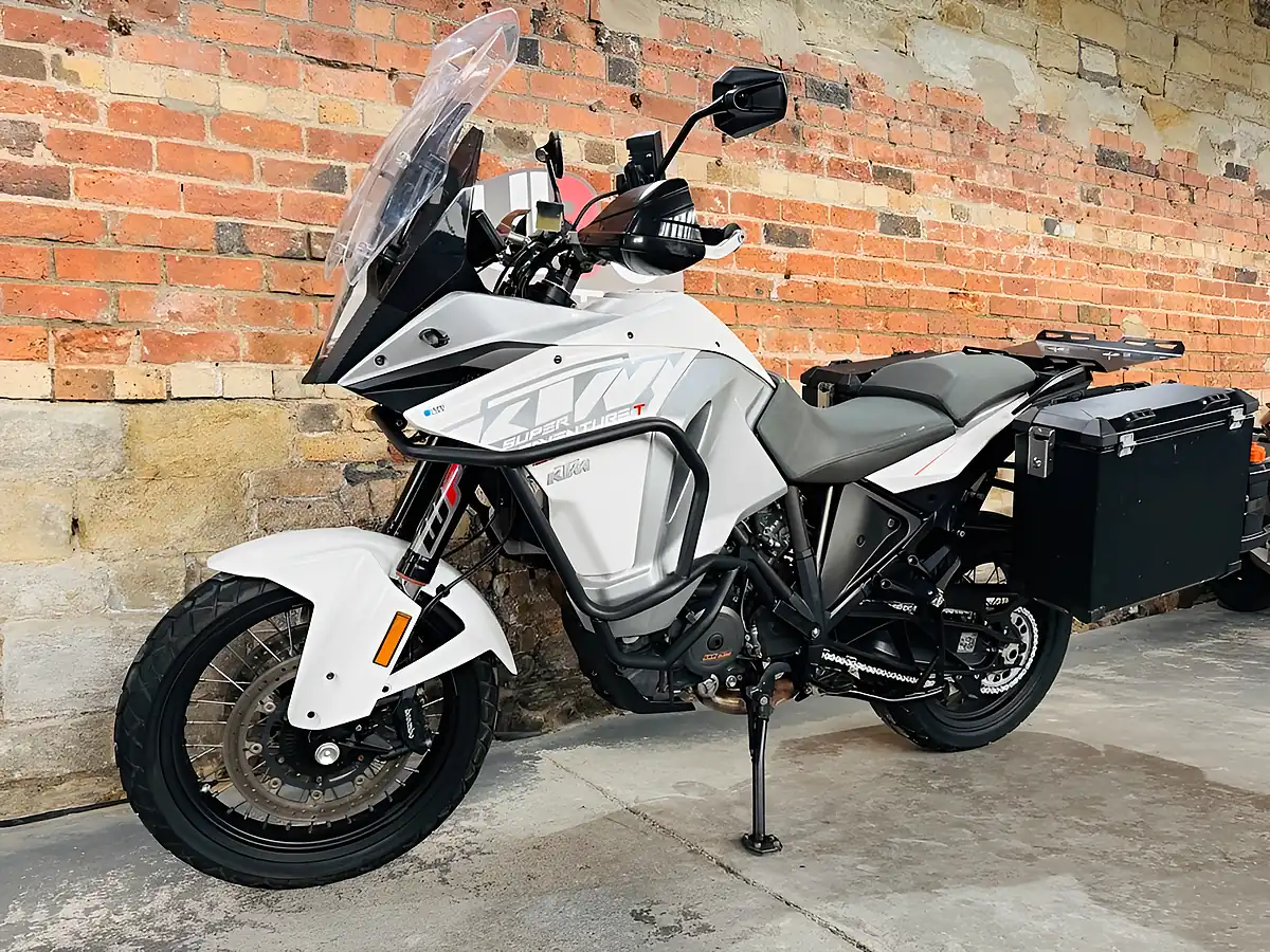 Used 2017 Ktm 1290 Super Adventure T White - Interior and Exterior details 12
