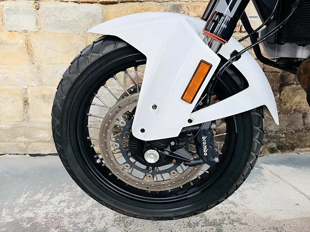 Used 2017 Ktm 1290 Super Adventure T White - Interior and Exterior details 14