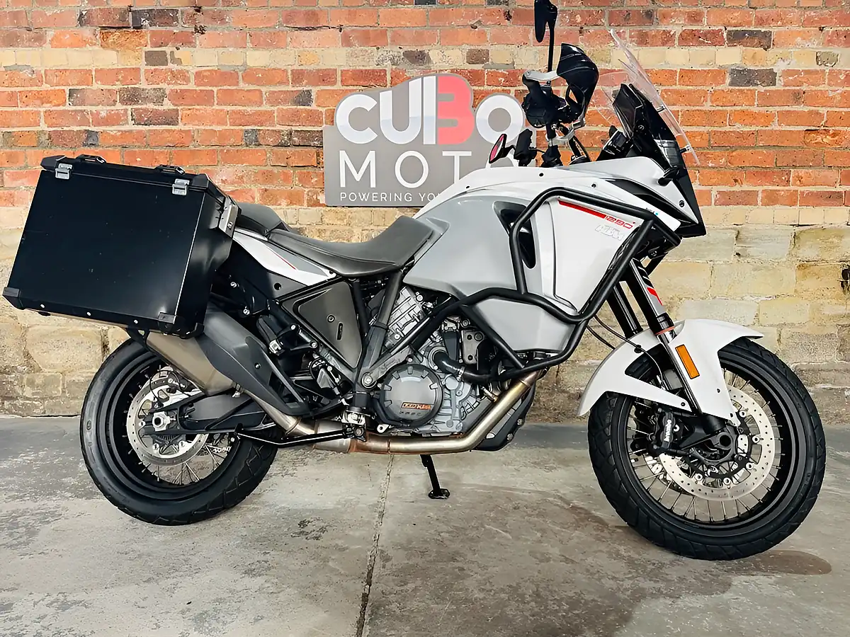 Used 2017 Ktm 1290 Super Adventure T White - Interior and Exterior details 2
