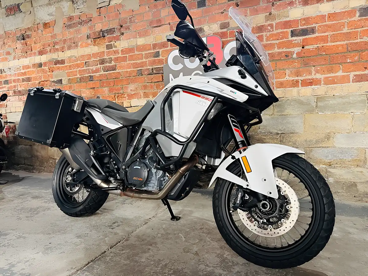 Used 2017 Ktm 1290 Super Adventure T White - Interior and Exterior details 3