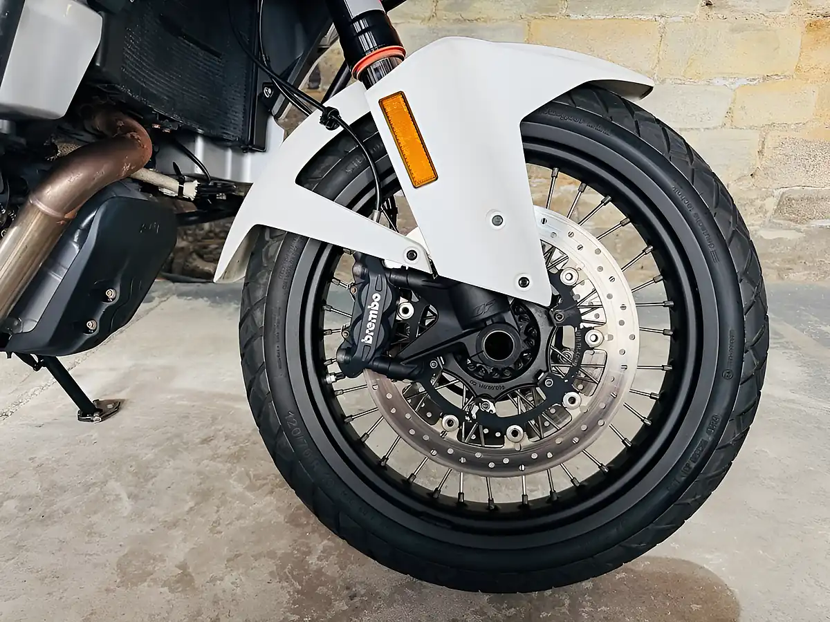 Used 2017 Ktm 1290 Super Adventure T White - Interior and Exterior details 5
