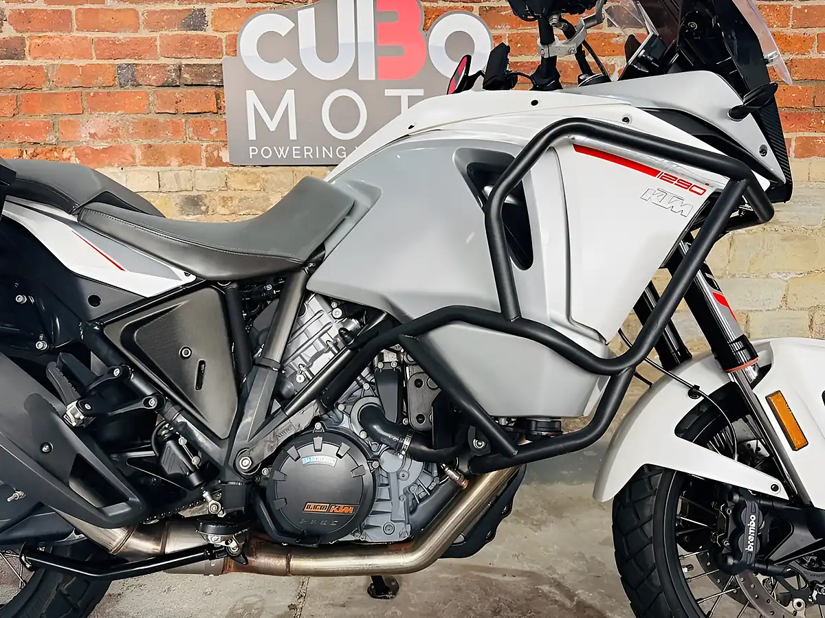 Used 2017 Ktm 1290 Super Adventure T White - Interior and Exterior details 7