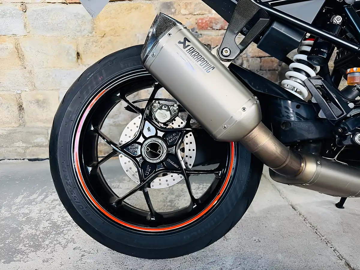 Used 2017 Ktm 1290 Super Duke R Gen 2 Black - Interior and Exterior details 10
