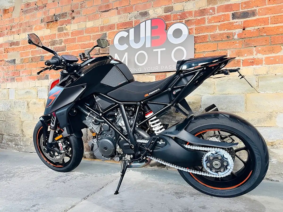 Used 2017 Ktm 1290 Super Duke R Gen 2 Black - Interior and Exterior details 13