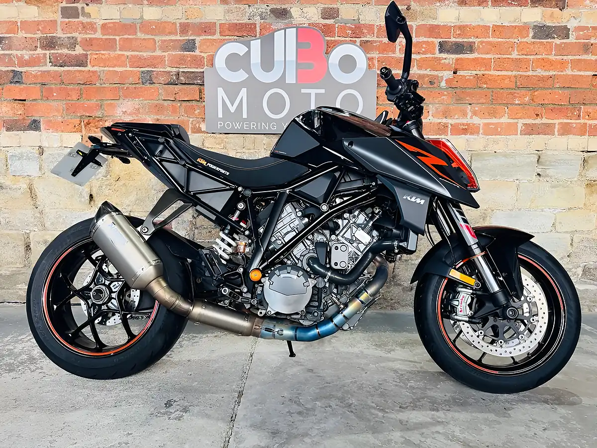 Used 2017 Ktm 1290 Super Duke R Gen 2 Black - Interior and Exterior details 2