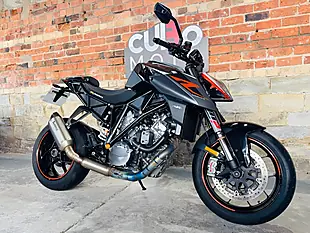 Used 2017 Ktm 1290 Super Duke R Gen 2 Black - Interior and Exterior details 3