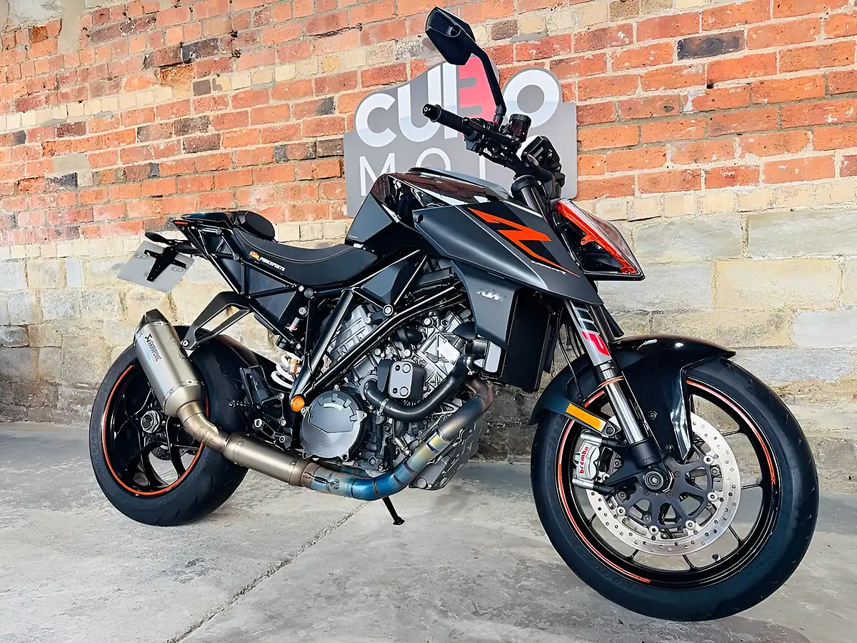 Used 2017 Ktm 1290 Super Duke R Gen 2 Black - Interior and Exterior details 3