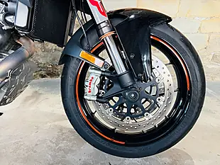Used 2017 Ktm 1290 Super Duke R Gen 2 Black - Interior and Exterior details 5