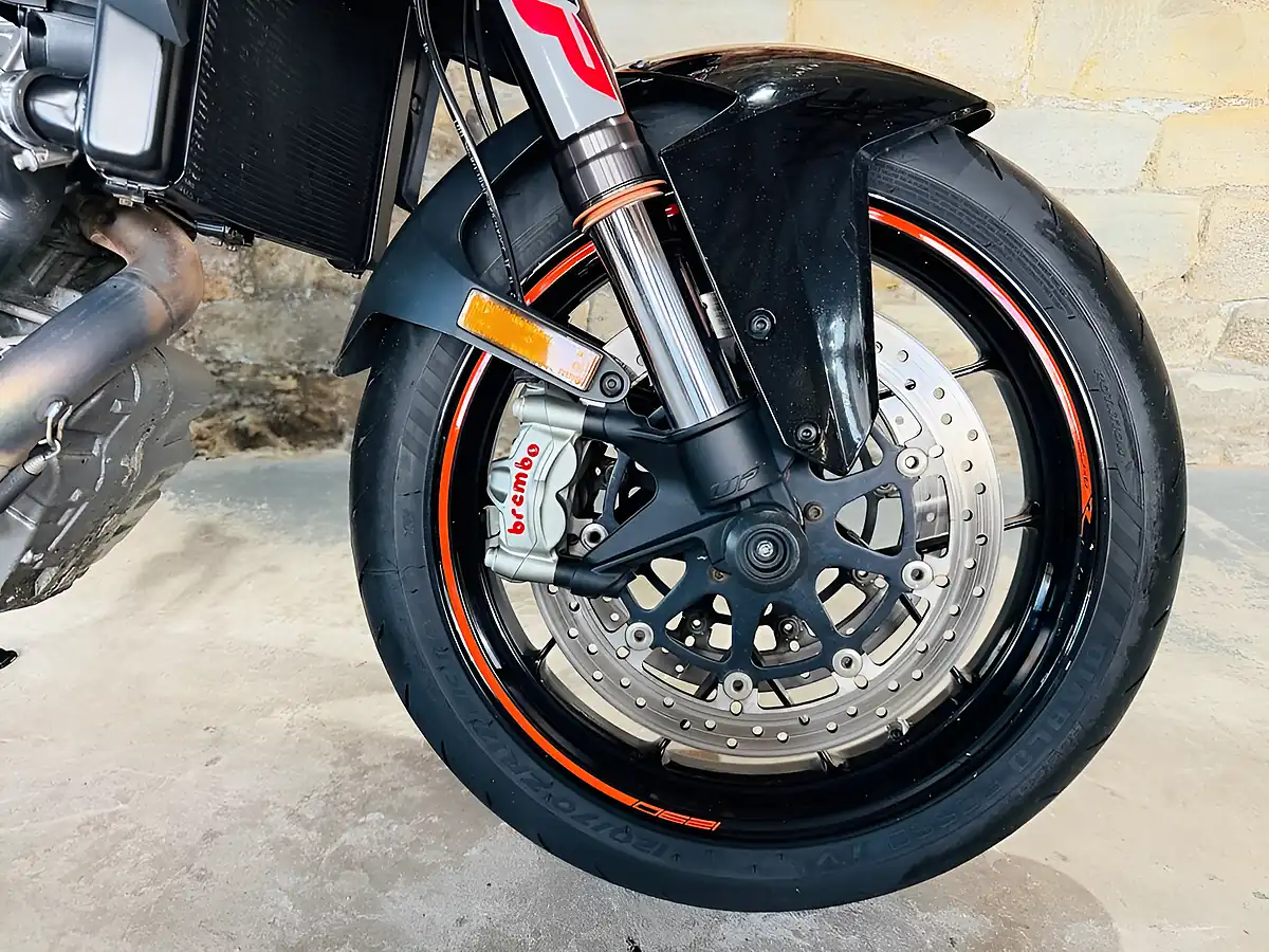 Used 2017 Ktm 1290 Super Duke R Gen 2 Black - Interior and Exterior details 5