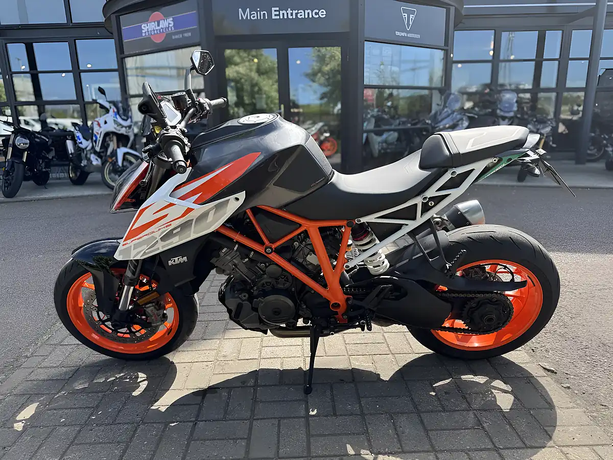 Used 2017 Ktm 1290 Super Duke R - Interior and Exterior details 6
