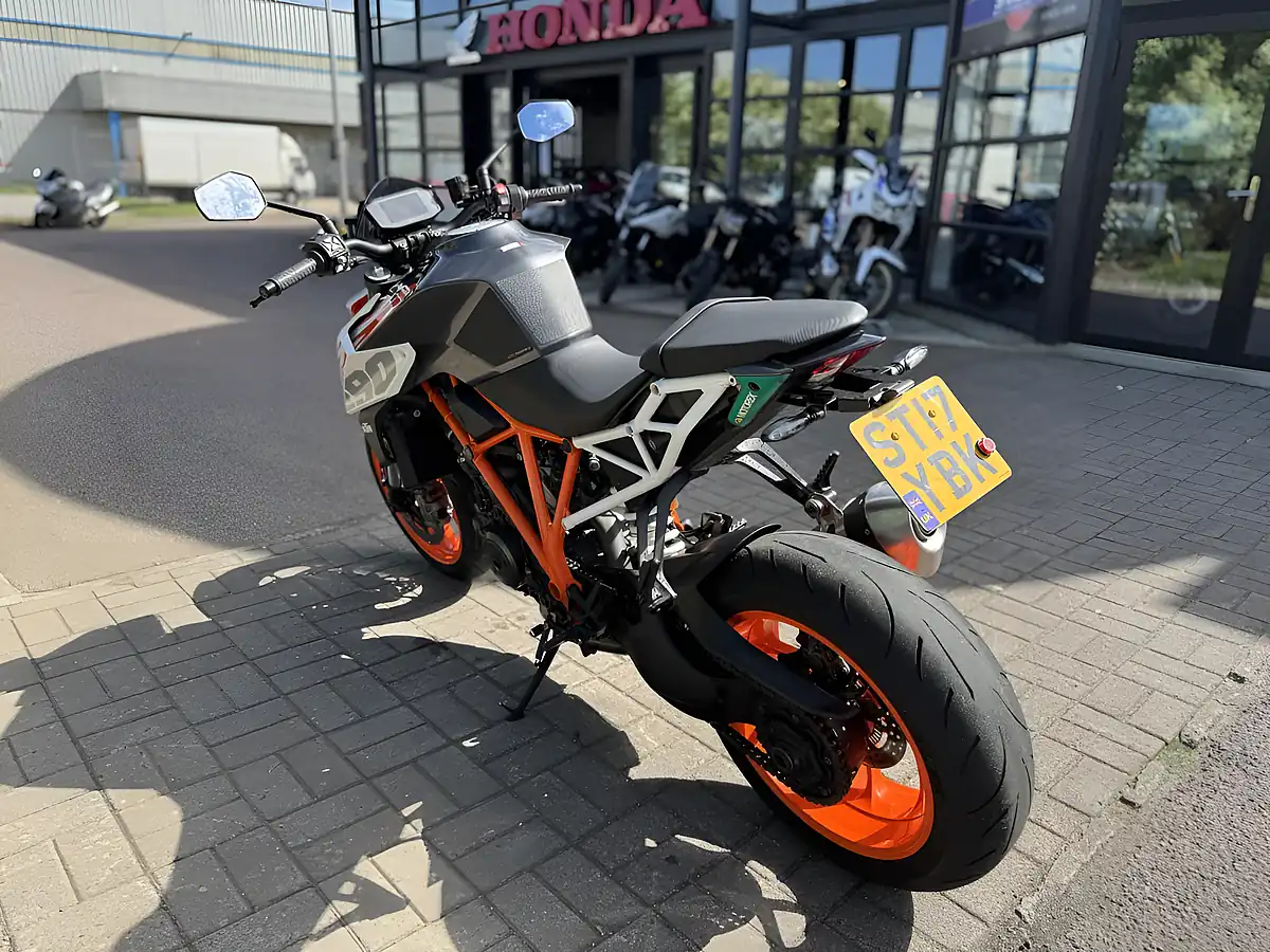 Used 2017 Ktm 1290 Super Duke R - Interior and Exterior details 7